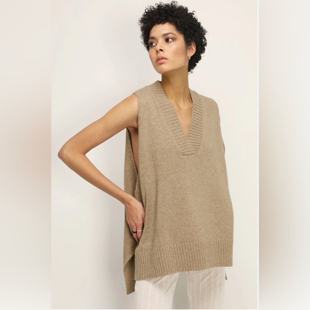 Free People Sleeveless V-Neck Sweater Vest in Taupe